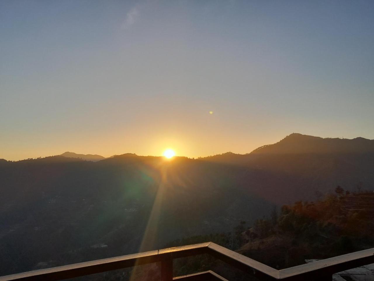 Appartamento Mountain And Peace Shimla Esterno foto
